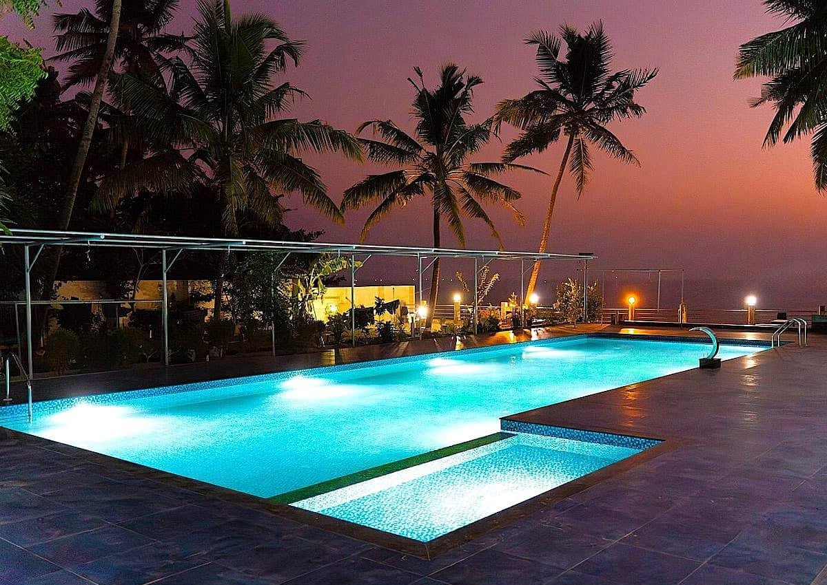 varkala cliff rooms with swimming pool